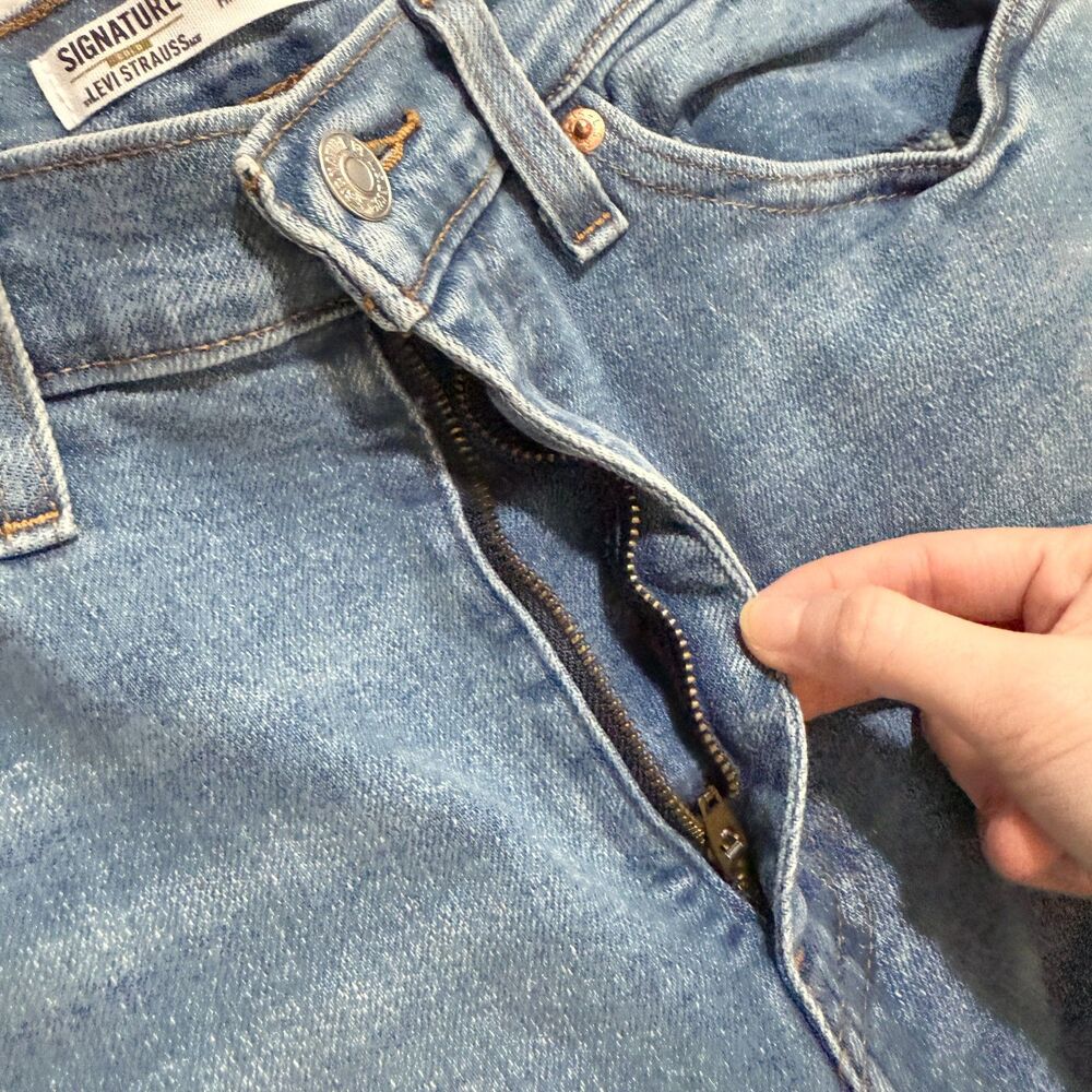 Levi's Strauss Signature Heritage High Rise Straight Leg Jean in Blue Sz W30 - Picture 8 of 8